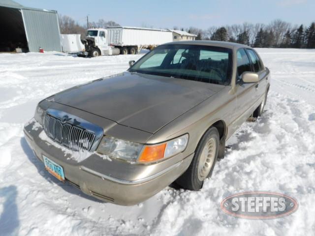 2000 Mercury  Town and Country_1.JPG